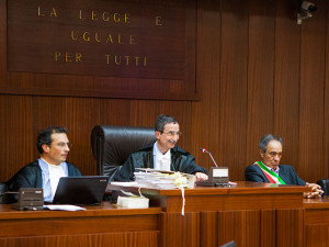 Tribunale di Trapani, aula Giovanni Falcone, durante un'udienza del processo a Mauro Rostagno - Foto di © Daniele Passanante, per gentile concessione 